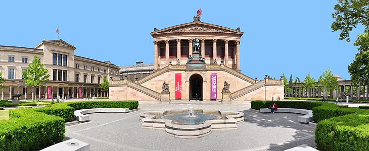 Das Neue Museum, die Alte Nationalgalerie und die Kolonnaden auf der Museumsinsel in Berlin
